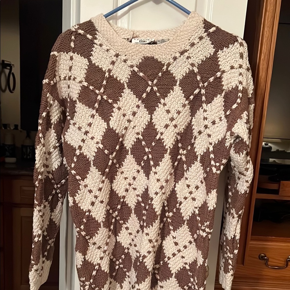 Classic Argyle Knit Sweater in Taupe and Cream